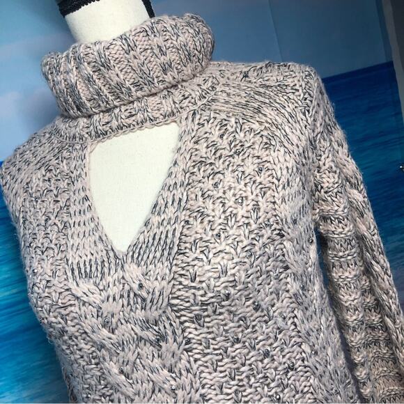 Jennifer Lopez keyhole/turtleneck sweater Small - Picture 4 of 10